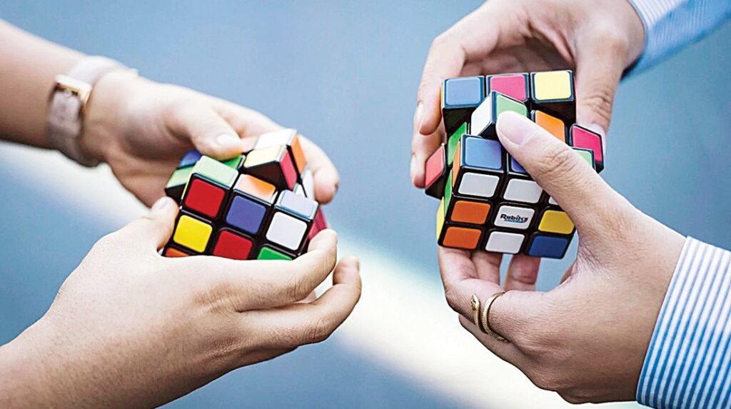 روبوت يحل لعبة روبيك الشهيرة في 45 ثانية فقط روبيك