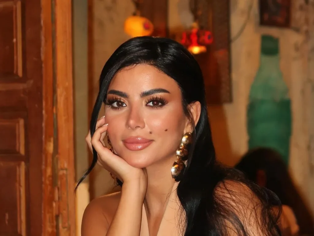 كارولين عزمي: ياسمين صبري أجمل فنانة حاليًا كارولين عزمي