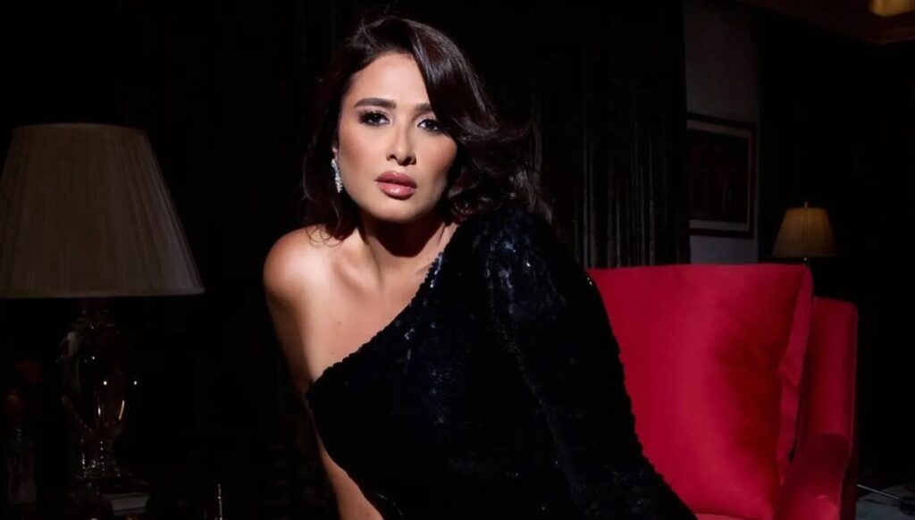 ياسمين عبد العزيز