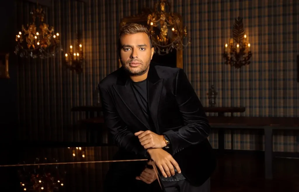 Ramy Sabry faces criticism after releasing “Al Qamar,” with fans comparing him to Amr Diab and Hamaki رامي صبريي