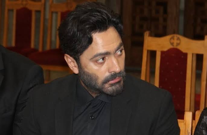 وفاة والد تامر حسني بعد أزمة صحية مفاجئة تامر حسني