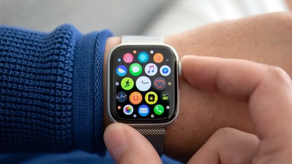 Study: Smartwatches detect signs of illness before symptoms appear ساعة ذكية