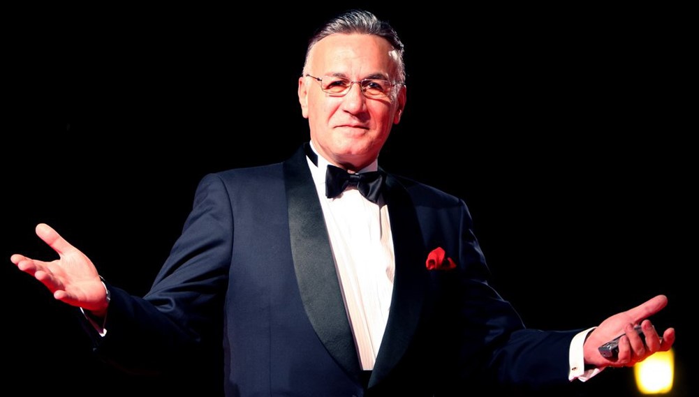 في ذكرى ميلاده.. رحلة عزت أبو عوف من الطب إلى «فور إم» والسينما عزت أبو عوف