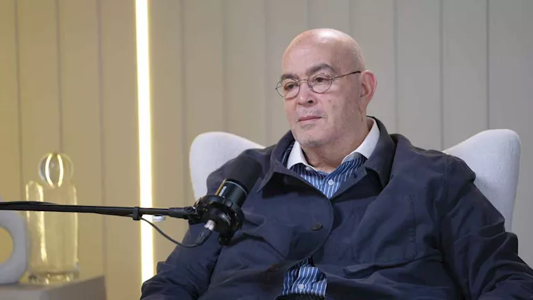 عماد أديب يكشف سبب استبعاد محمود عبد العزيز من “حسن ومرقص” عماد أديب